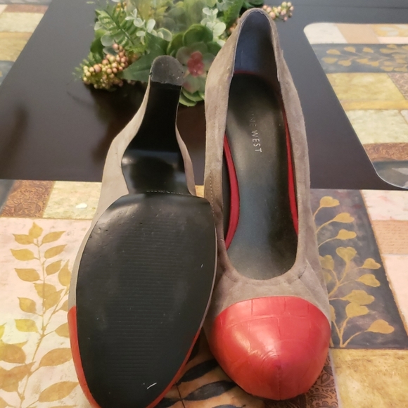 Shoes - Picture 2 of 3